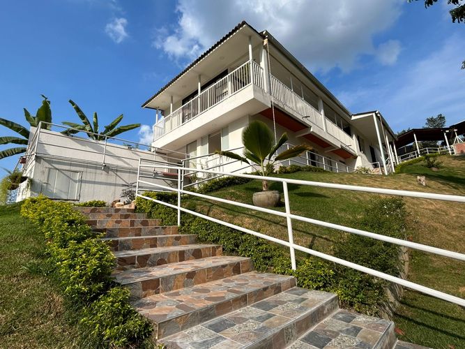 Casa de 5 alcobas en venta en Porerito, Jamundí, 1570 m² · foto 5 de 24
