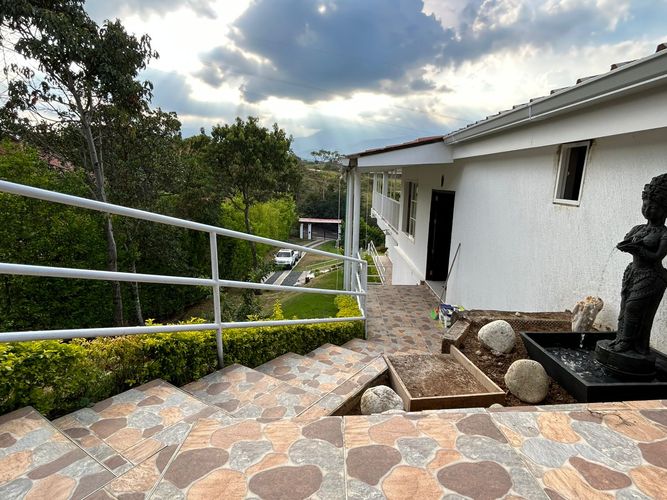 Casa de 5 alcobas en venta en Porerito, Jamundí, 1570 m² · foto 9 de 24