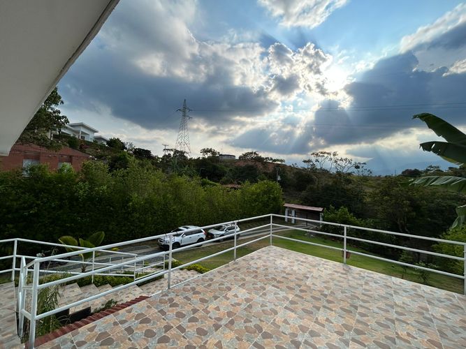 Casa de 5 alcobas en venta en Porerito, Jamundí, 1570 m² · foto 10 de 24