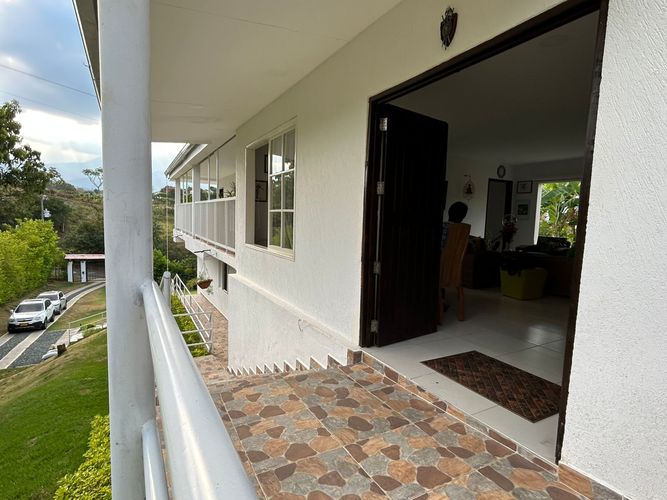 Casa de 5 alcobas en venta en Porerito, Jamundí, 1570 m² · foto 12 de 24