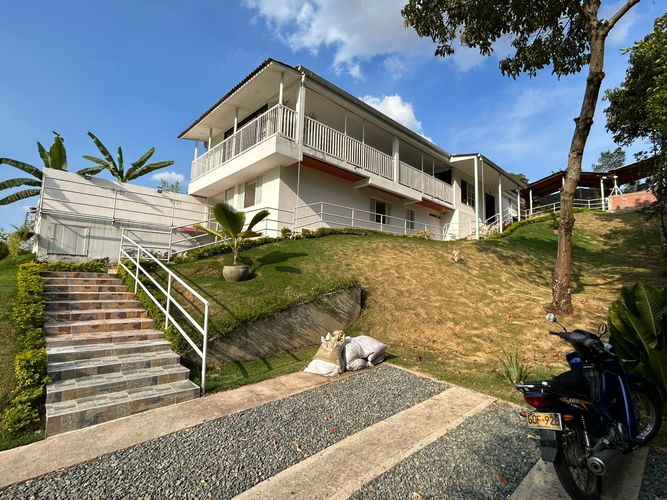 Casa de 5 alcobas en venta en Porerito, Jamundí, 1570 m² · foto 13 de 24