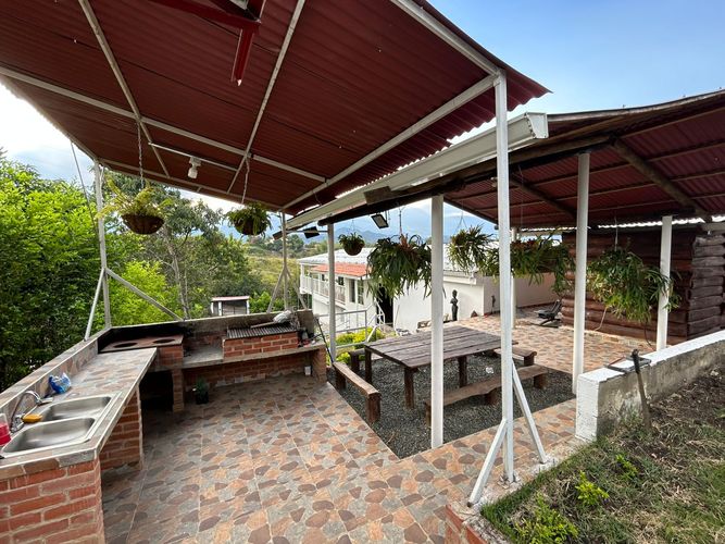 Casa de 5 alcobas en venta en Porerito, Jamundí, 1570 m² · foto 22 de 24