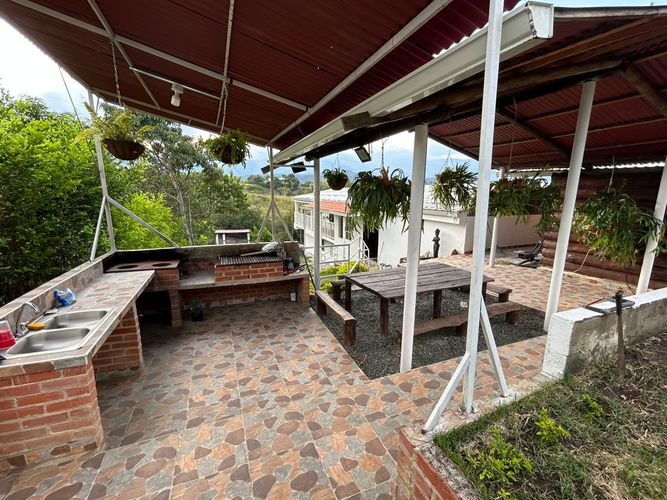 Casa de 5 alcobas en venta en Porerito, Jamundí, 1570 m² · foto 23 de 24