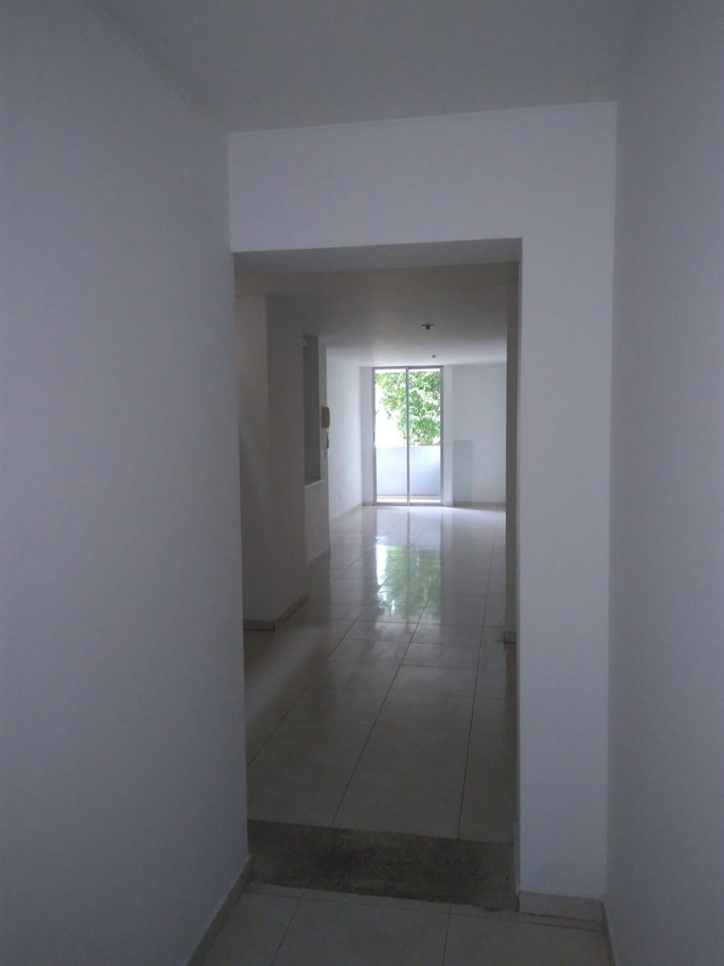 Apartamento en venta en Champagnat, Cali · foto 3 de 18