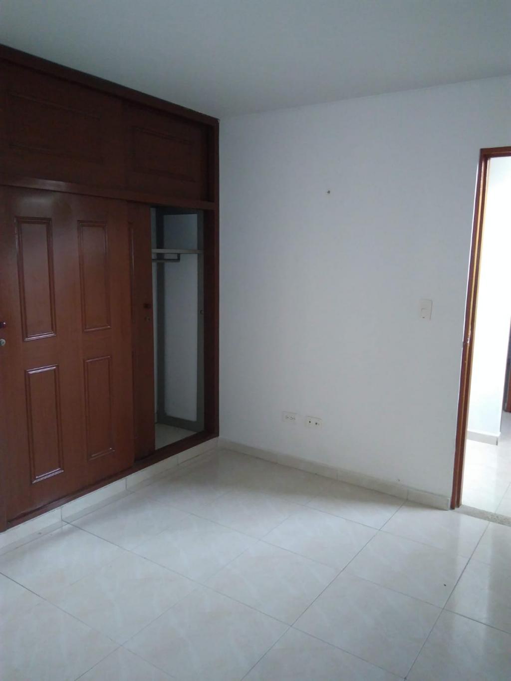 Apartamento en venta en Champagnat, Cali · foto 9 de 18