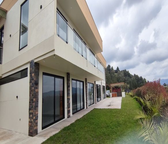 Finca en venta en San Jose, Guarne, 2413 m² · foto 11 de 24