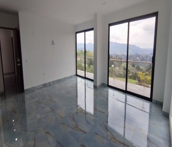Finca en venta en San Jose, Guarne, 2413 m² · foto 18 de 24