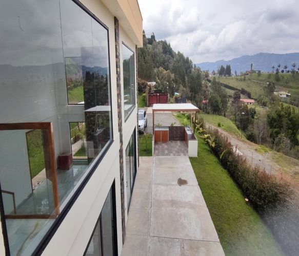 Finca en venta en San Jose, Guarne, 2413 m² · foto 19 de 24