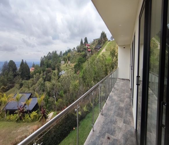 Finca en venta en San Jose, Guarne, 2413 m² · foto 21 de 24