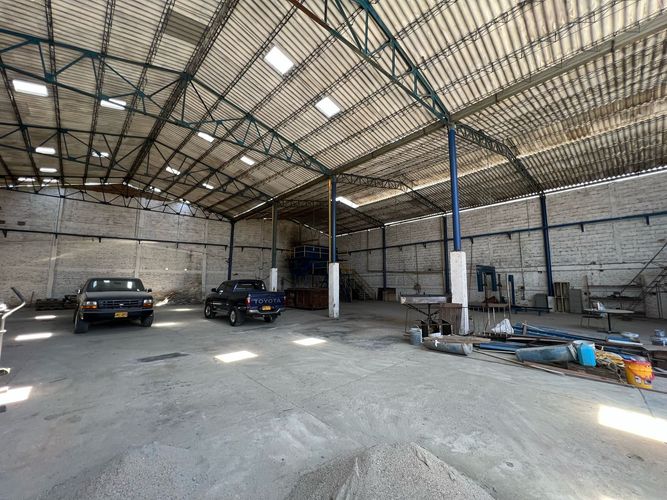 Bodega en venta en Juanchito, Candelaria, 1300 m² · foto 4 de 8