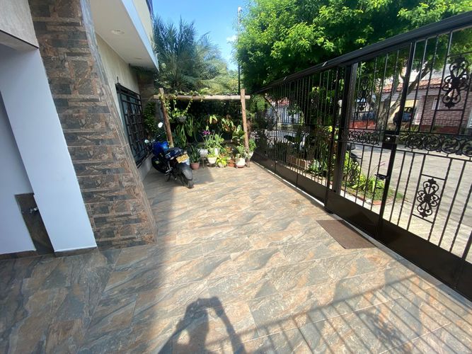 Casa de 6 alcobas en venta en Santander, Cali, 160 m² · foto 2 de 24