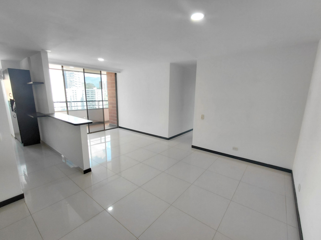 Apartamento en arriendo en El Poblado, Medellín · foto 2 de 20