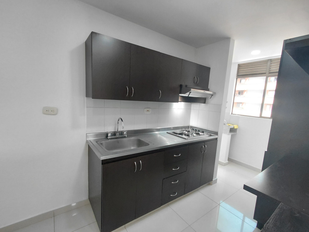 Apartamento en arriendo en El Poblado, Medellín · foto 3 de 20