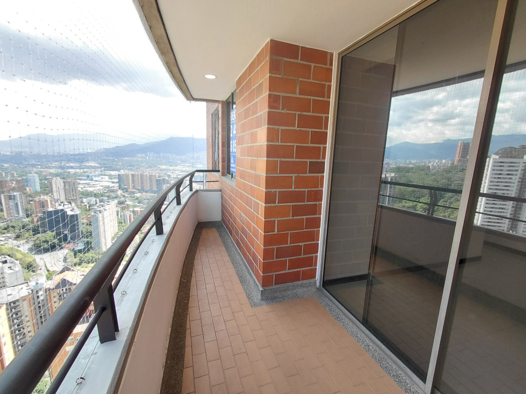 Apartamento en arriendo en El Poblado, Medellín · foto 6 de 20
