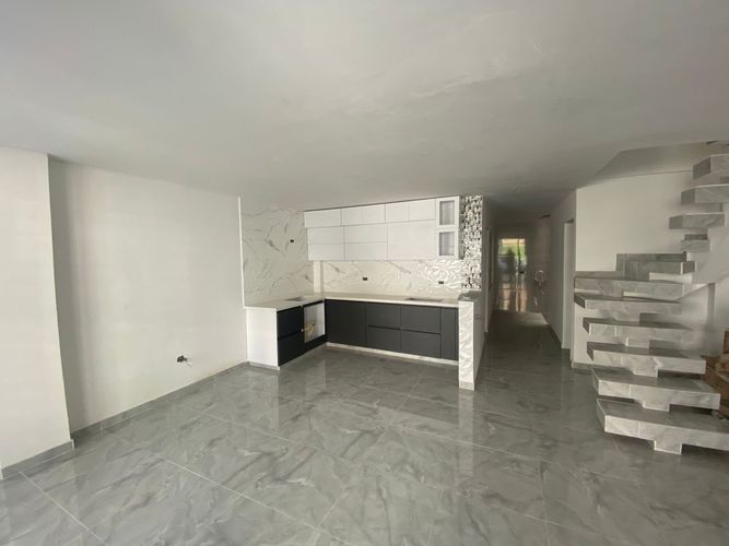 Casa de 5 alcobas en venta en Ciudad 2000, Cali, 250 m² · foto 2 de 24