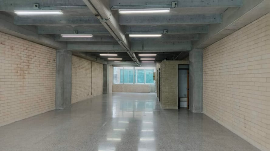 Oficina en arriendo en La Aguacatala, Medellín, 178 m² · foto 3 de 5