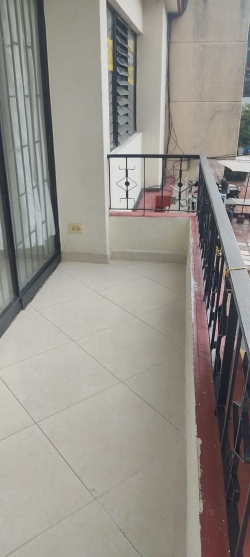 Apartamento de 4 alcobas en arriendo en Laureles, Medellín, 223 m² · foto 5 de 11
