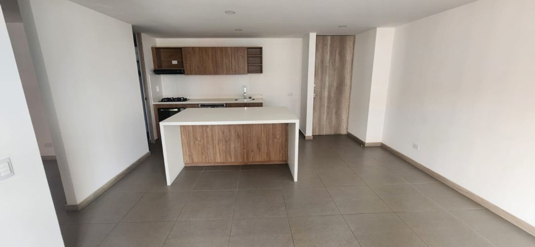 Apartamento de 3 alcobas en arriendo en Villa Carlota, Medellín, 94 m² · foto 3 de 13