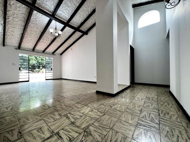 Casa de 4 alcobas en venta en El Refugio, Cali, 273 m² · foto 8 de 24