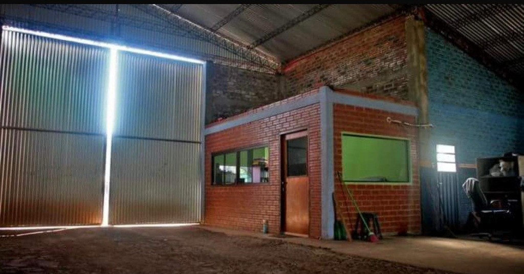 ✅️INVERSIÓN ESTRATÉGICA GARANTIZADA: Exclusivo Inmueble Comercial con Depósito de Alta Capacidad y Oficina Ejecutiva. — foto 3