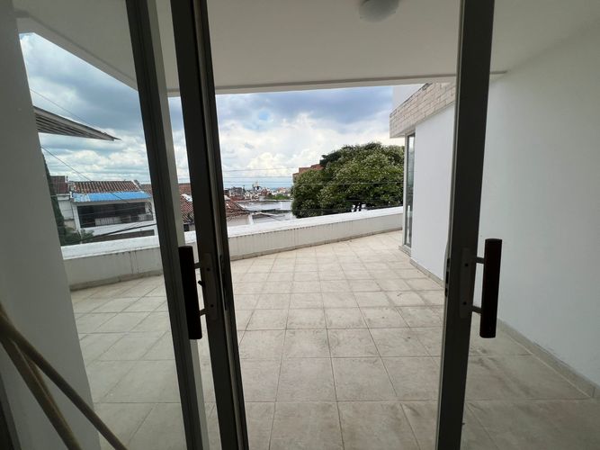 Casa de 8 alcobas en venta en San Pedro, Cali, 340 m² · foto 19 de 24