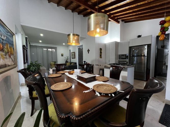 Casa de 4 alcobas en venta en La Morada, Jamundí, 305 m² · foto 4 de 24