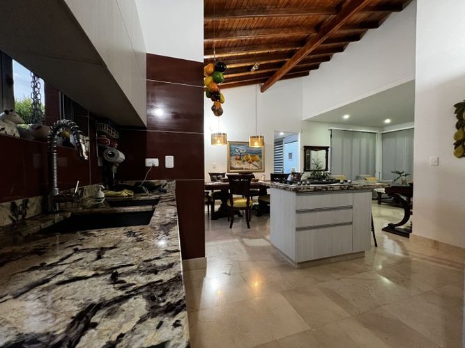Casa de 4 alcobas en venta en La Morada, Jamundí, 305 m² · foto 5 de 24