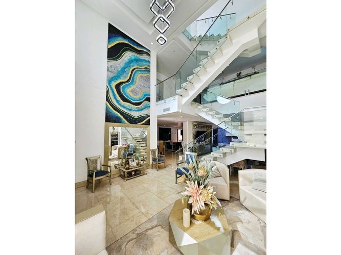Casa de 5 alcobas en venta en Villa Campestre, Puerto Colombia, 450 m² · foto 2 de 24