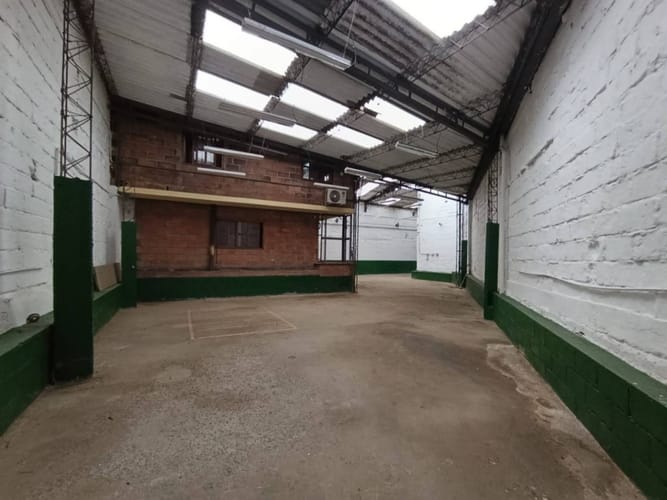 Bodega en venta en Miravalle, Medellín, 350 m² · foto 3 de 24