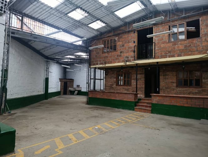 Bodega en venta en Miravalle, Medellín, 350 m² · foto 6 de 24