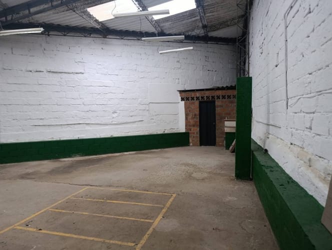 Bodega en venta en Miravalle, Medellín, 350 m² · foto 23 de 24