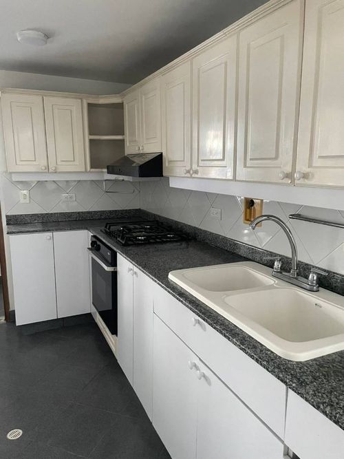 Casa de 5 alcobas en venta en El Diamante No. 2, Medellín, 289 m² · foto 6 de 24