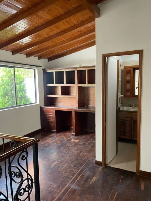 Casa de 5 alcobas en venta en El Diamante No. 2, Medellín, 289 m² · foto 19 de 24