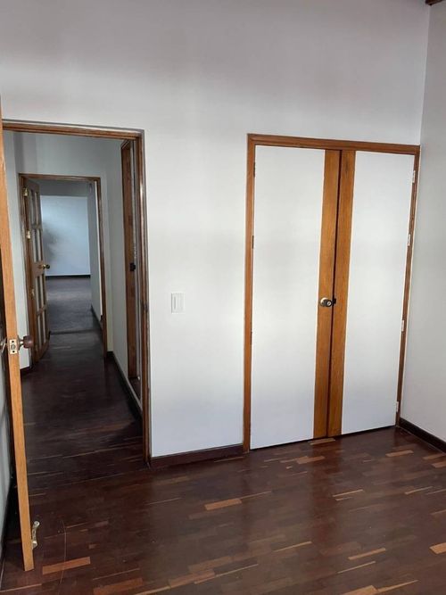 Casa de 5 alcobas en venta en El Diamante No. 2, Medellín, 289 m² · foto 15 de 24
