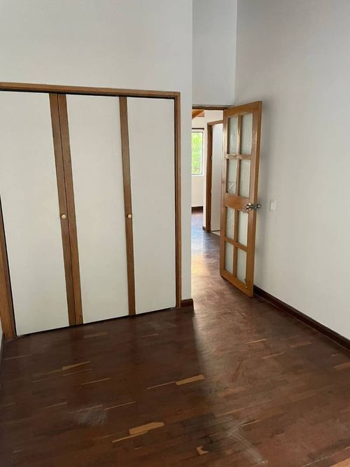 Casa de 5 alcobas en venta en El Diamante No. 2, Medellín, 289 m² · foto 14 de 24