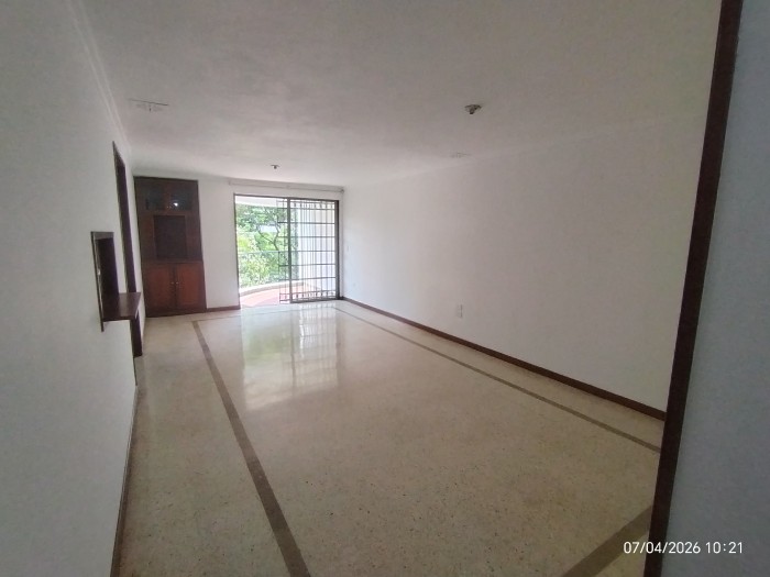 Apartamento en venta en Santa Monica, Cali · foto 3 de 24