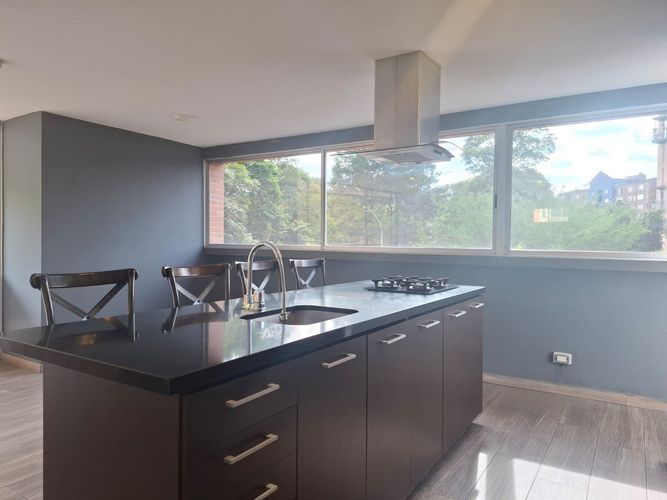 Apartamento de 2 alcobas en arriendo en El Poblado, Medellín, 98 m² · foto 8 de 18