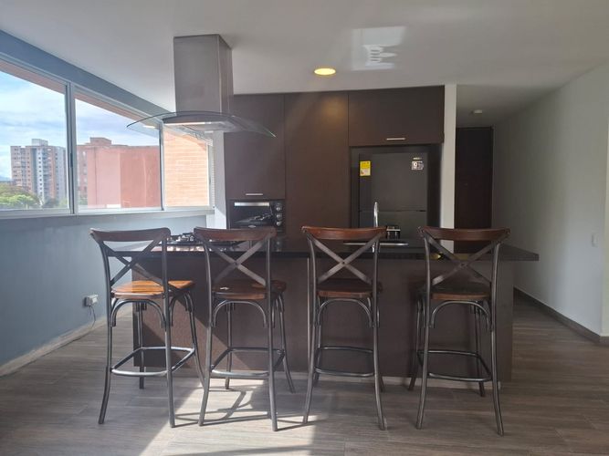 Apartamento de 2 alcobas en arriendo en El Poblado, Medellín, 98 m² · foto 7 de 18
