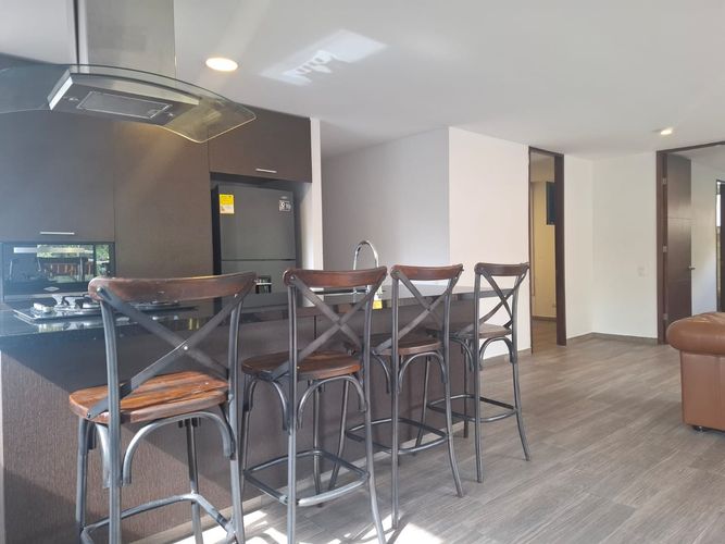 Apartamento de 2 alcobas en arriendo en El Poblado, Medellín, 98 m² · foto 9 de 18