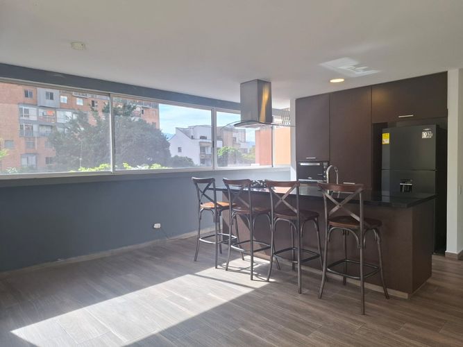 Apartamento de 2 alcobas en arriendo en El Poblado, Medellín, 98 m² · foto 10 de 18