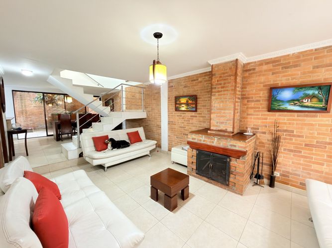 $599.000.000 en Villa Paola