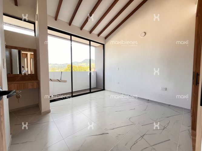 Casa de 3 alcobas en venta en La Ceja, 120 m² · foto 2 de 20