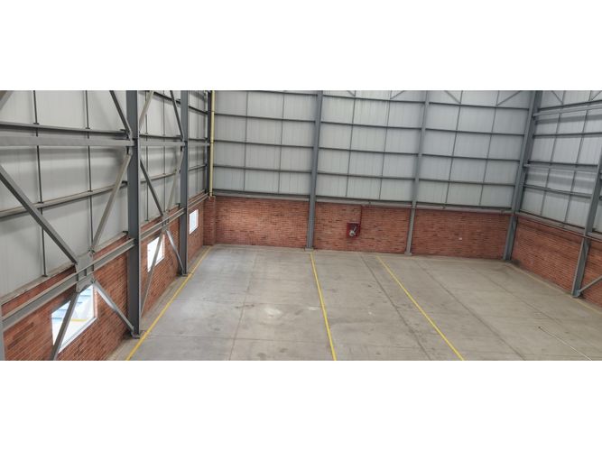 Bodega en arriendo en Acopi, Yumbo, 750 m² · foto 3 de 7