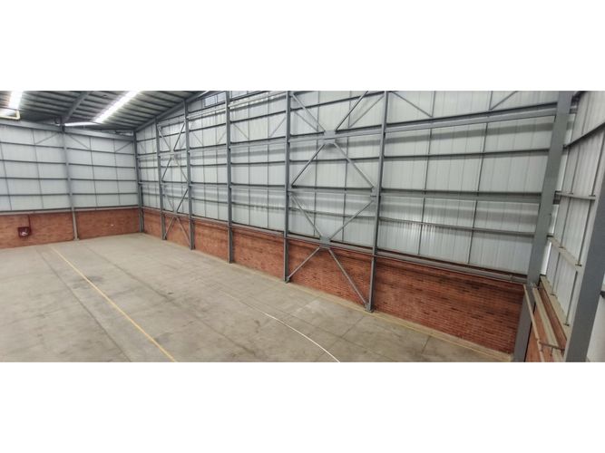 Bodega en arriendo en Acopi, Yumbo, 750 m² · foto 4 de 7