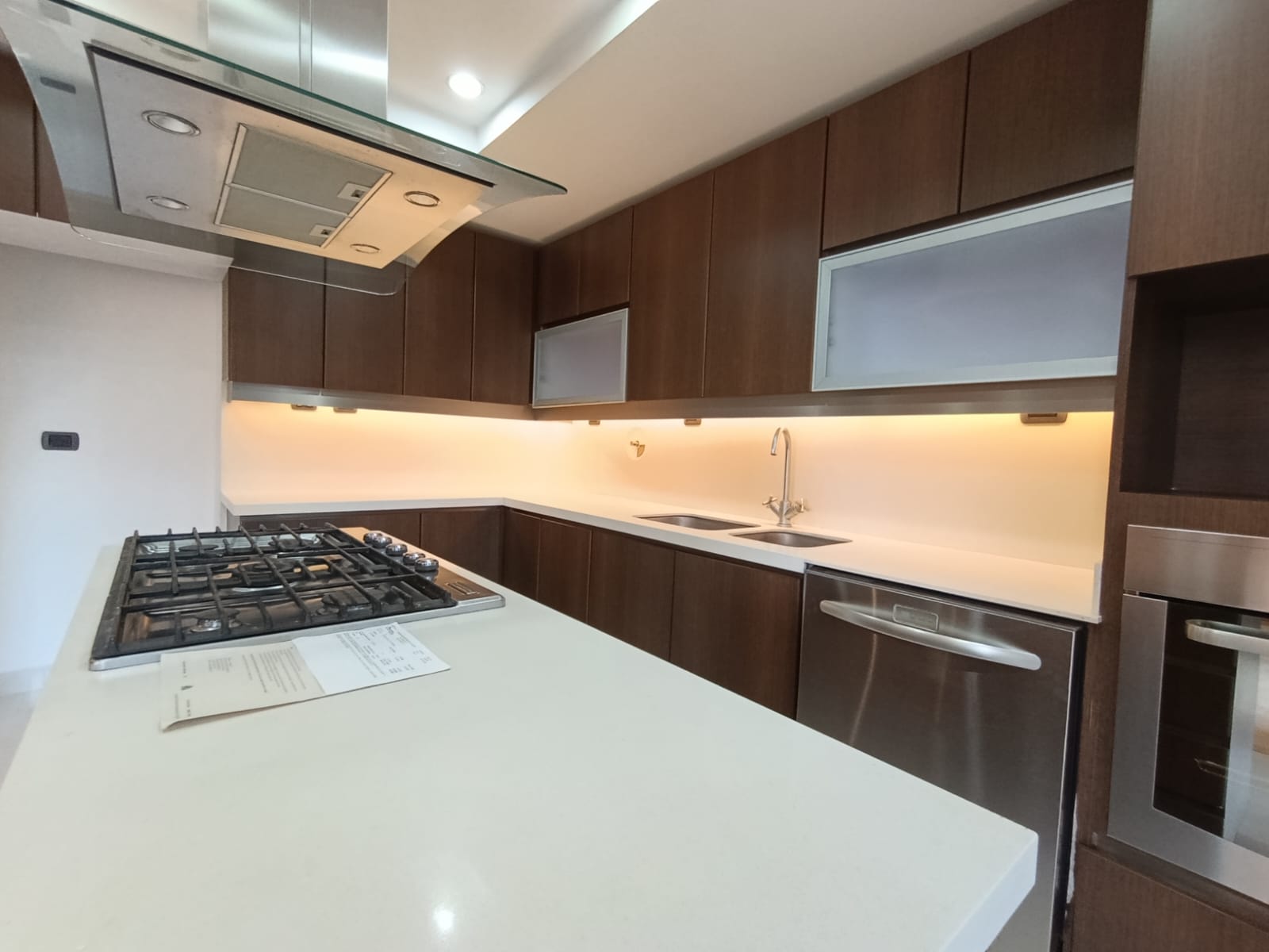 Apartamento en arriendo en El Poblado, Medellín · foto 2 de 20