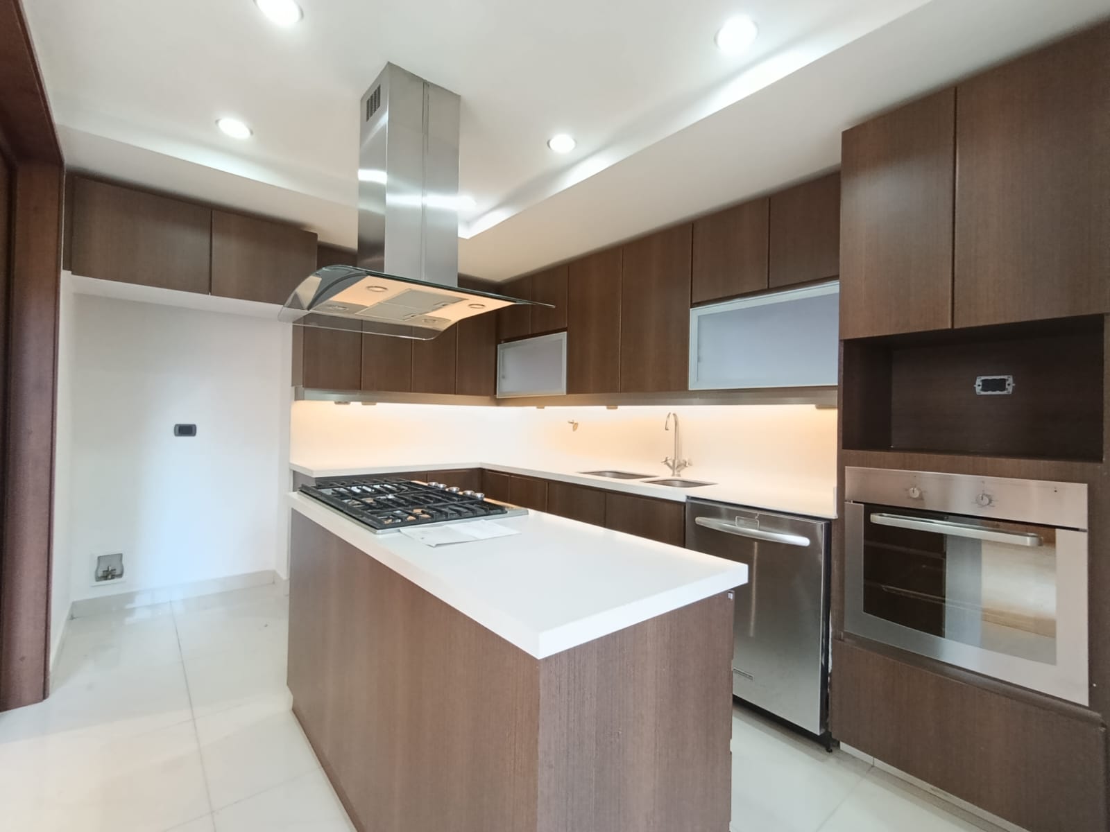 Apartamento en arriendo en El Poblado, Medellín · foto 3 de 20
