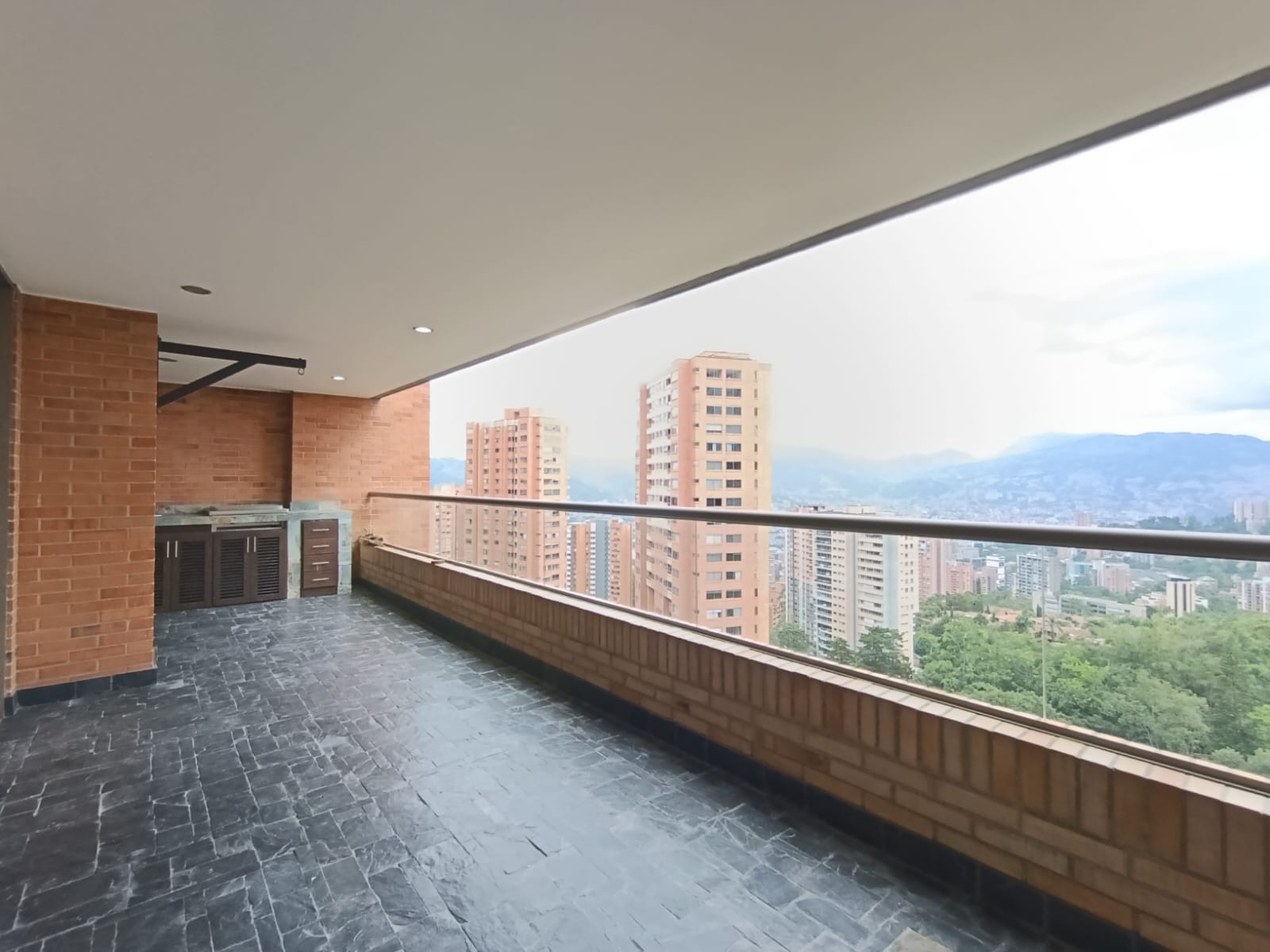 Apartamento en arriendo en El Poblado, Medellín · foto 5 de 20