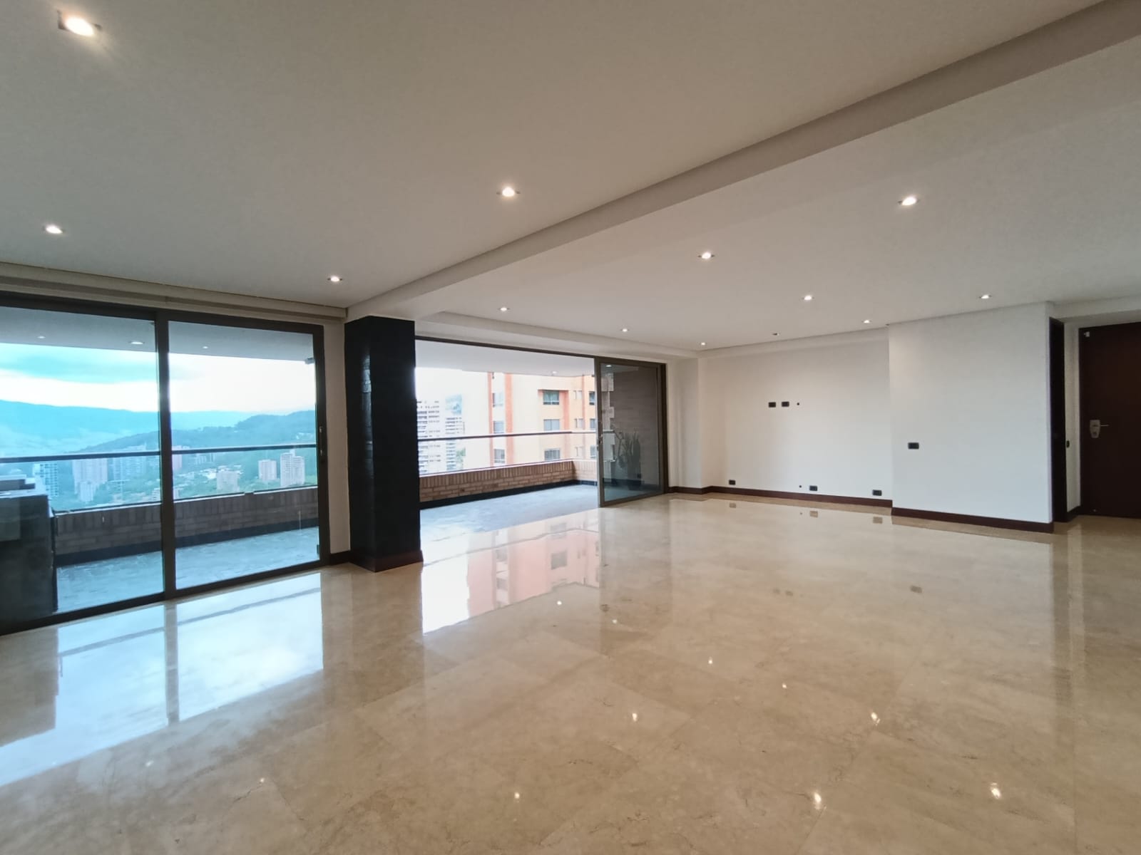 Apartamento en arriendo en El Poblado, Medellín · foto 8 de 20