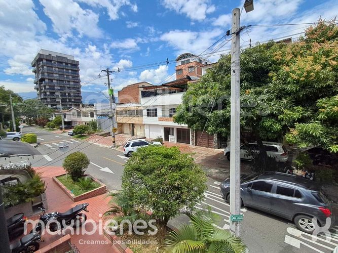 Local en arriendo en Los Colores, Medellín, 90 m² · foto 3 de 11