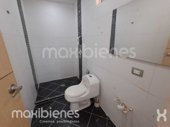 Local en arriendo en Los Colores, Medellín, 90 m² · foto 9 de 11